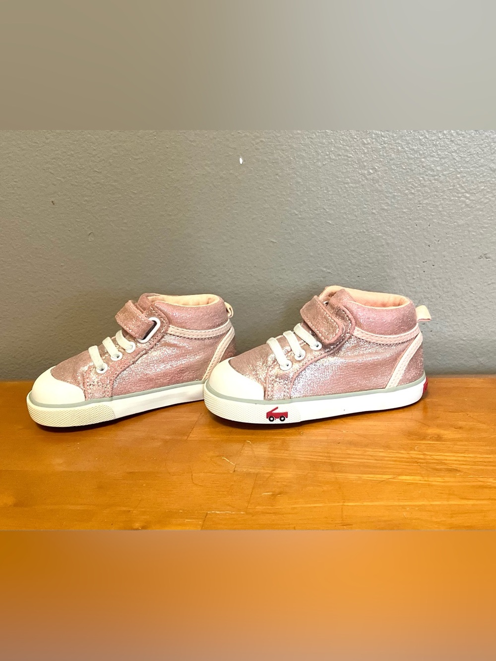 See Kai Run “Peyton” Leather Hightop, Pink Glitter - Size 6 (GUC) - Picture 3 of 10